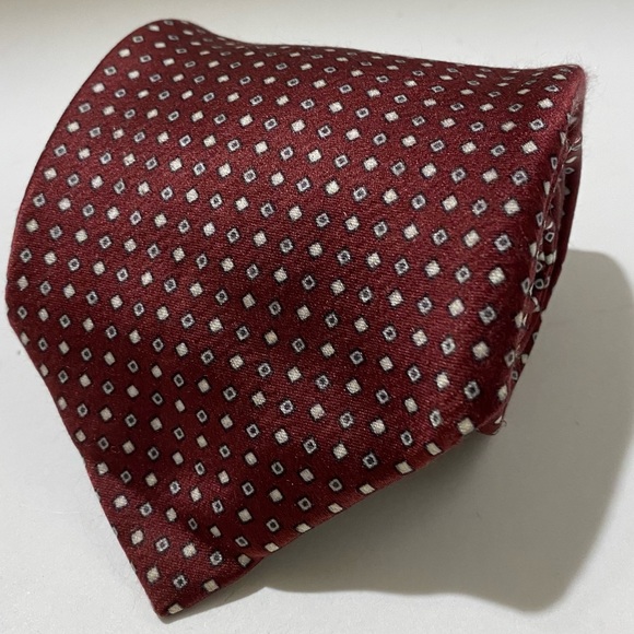 Robert Talbott Best of Class 100% Silk Tie Burgundy with Small Diamond Shapes - Picture 2 of 5